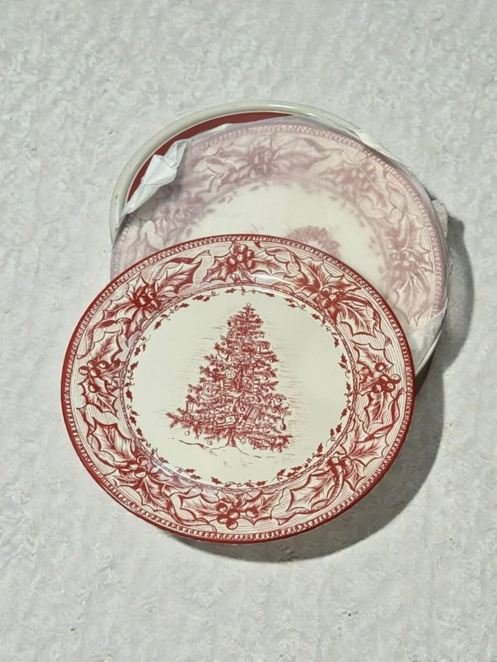 Holiday Tin Plates Set Of 4 Red & White Christmas Tree Design Tableware